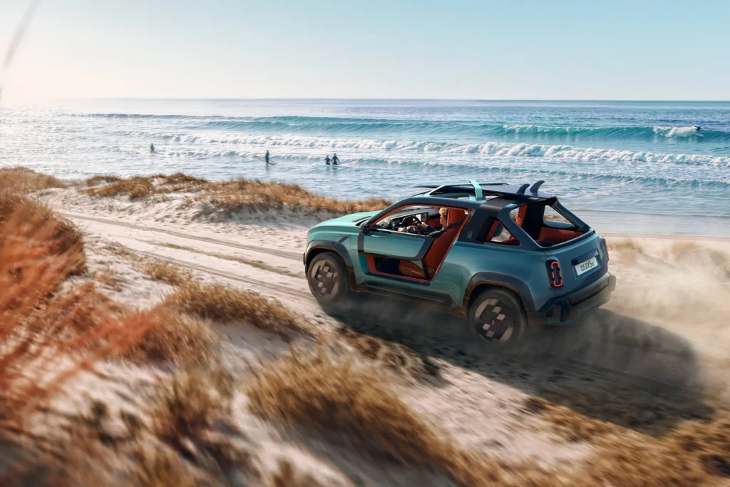 Renault 4 JP4x4 Concept roulant sur la plage vue latérale