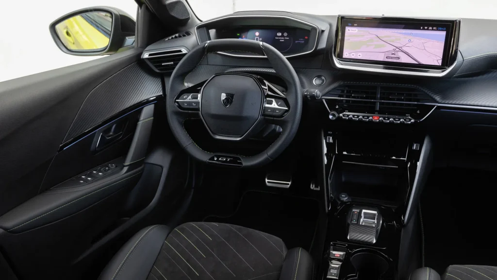 interrieur de nos lld sur Peugeot e208