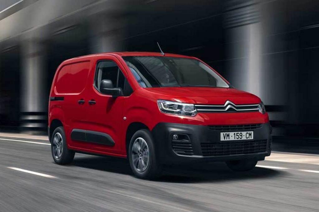 LLD sans apport citroen berlingo van bluehdi, face avant sur route