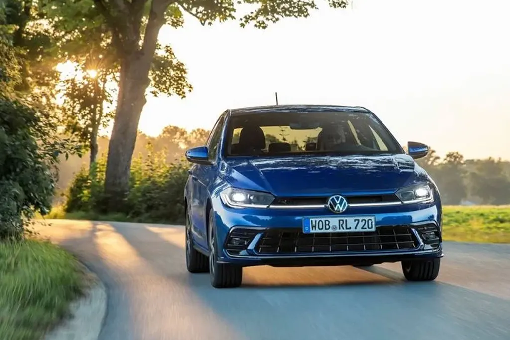 Volkswagen Polo 1.0 TSI
Life 95 ch, face avant, en lld sans apport sur Louermoinscher