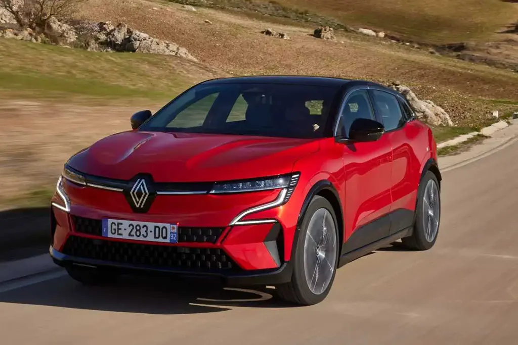 Renault Mégane E-Tech Techno 220 ch Super Charge, face avant, en lld sans apport sur Louermoinscher