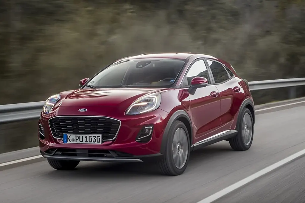 Ford Puma 1.0 EcoBoost 125 ch 
MHEV Hybride, vue avant, en LLD sans apport sur Louermoinscher