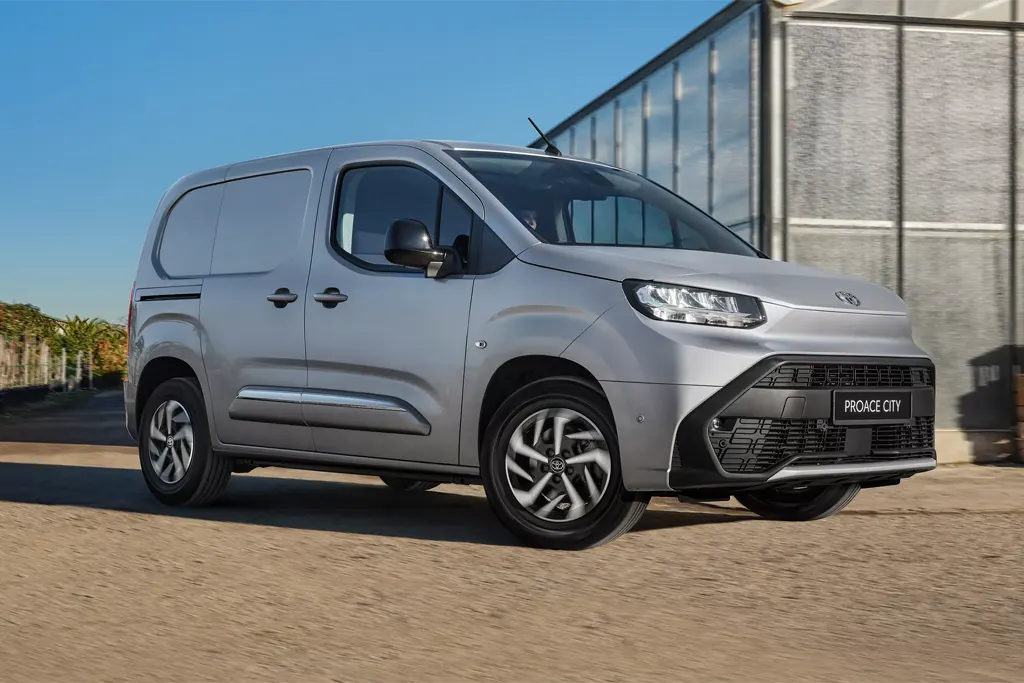 Toyota Proace City 1.5L 100 ch Diesel – BVM6 en LLD sans apport sur Louermoinscher