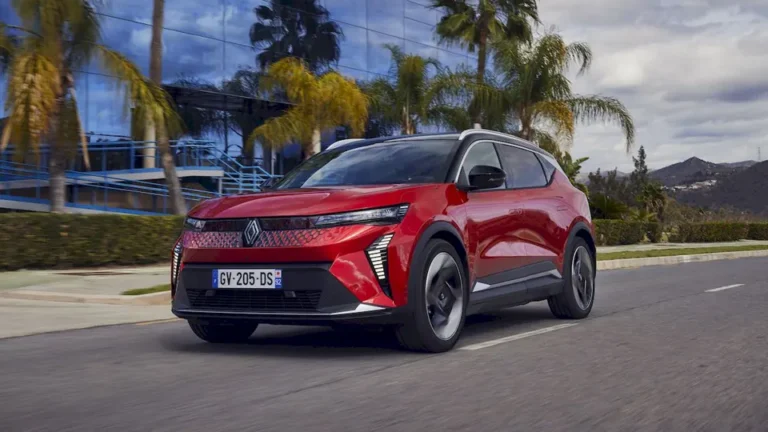 Scénic e-tech electrique en location moyenne durée